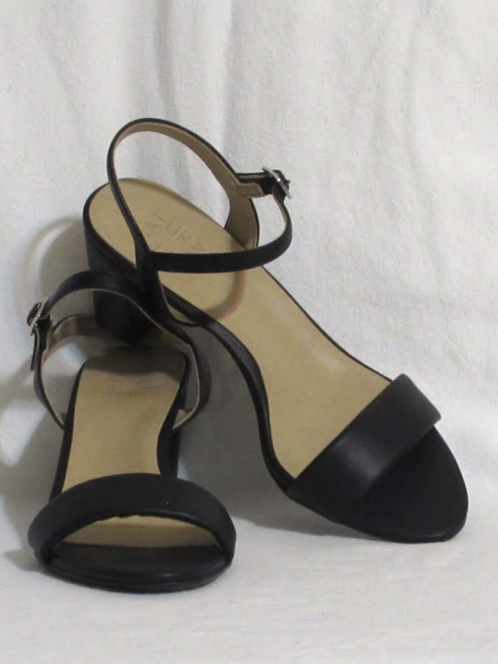 Ladies NATURALIZER Black Faux Leather Comfort Sandal Heels Shoes 9 M Orig $115
